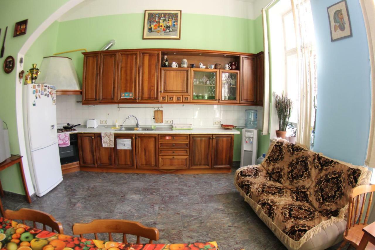 Orpheus Hostel And Apartments Οδησσός Εξωτερικό φωτογραφία